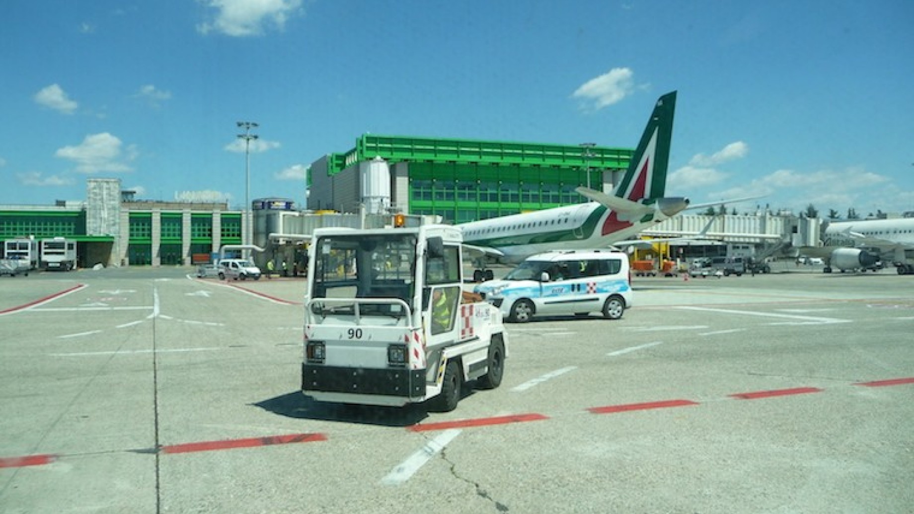 2017_at_milan_linate_airport_02