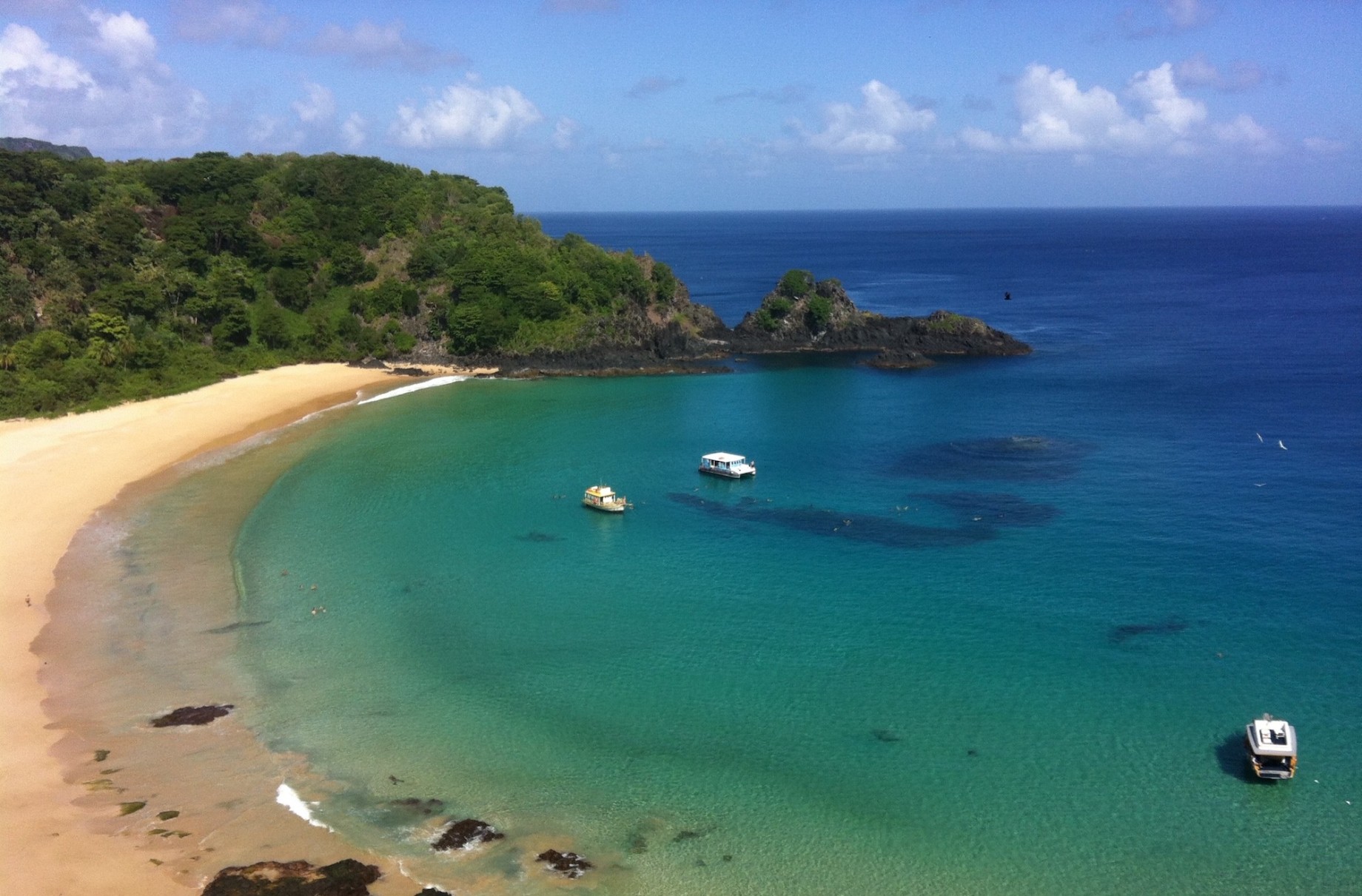 baia_do_sancho_fernando_de_noronha.jpeg