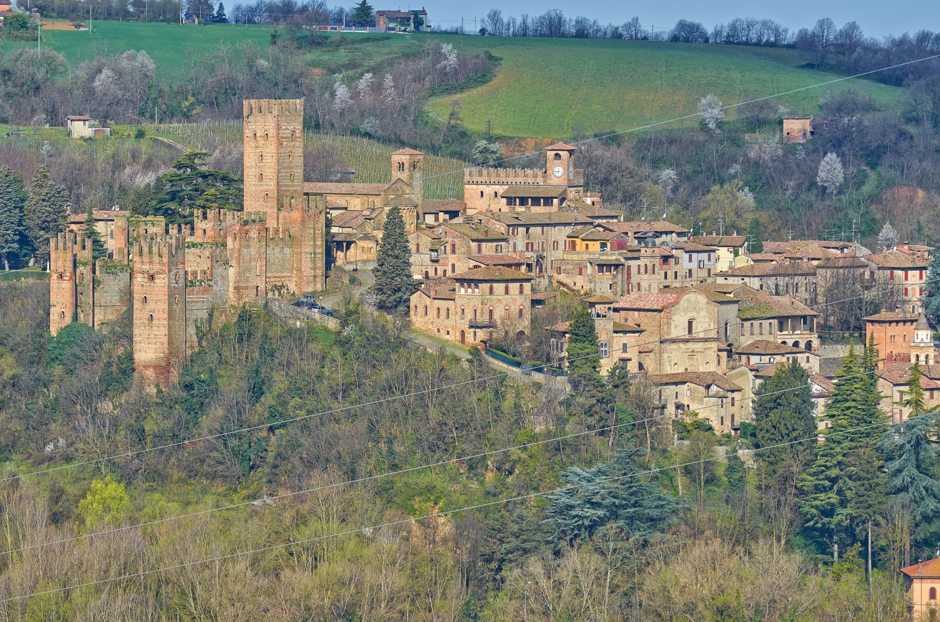 castellarquato_telefoto__panoramio.jpg