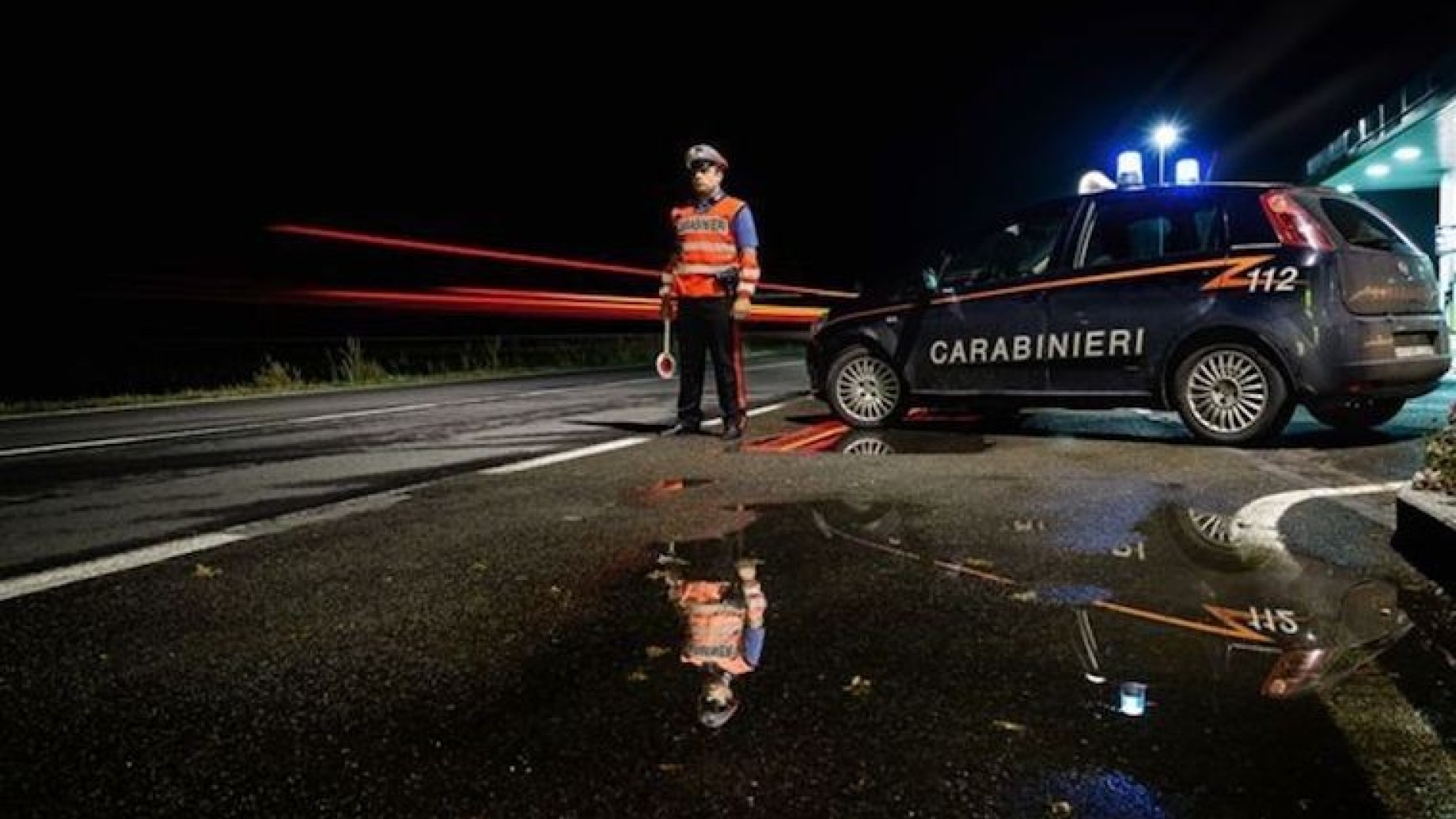 controllo-notturno-carabinieri-blocco-2