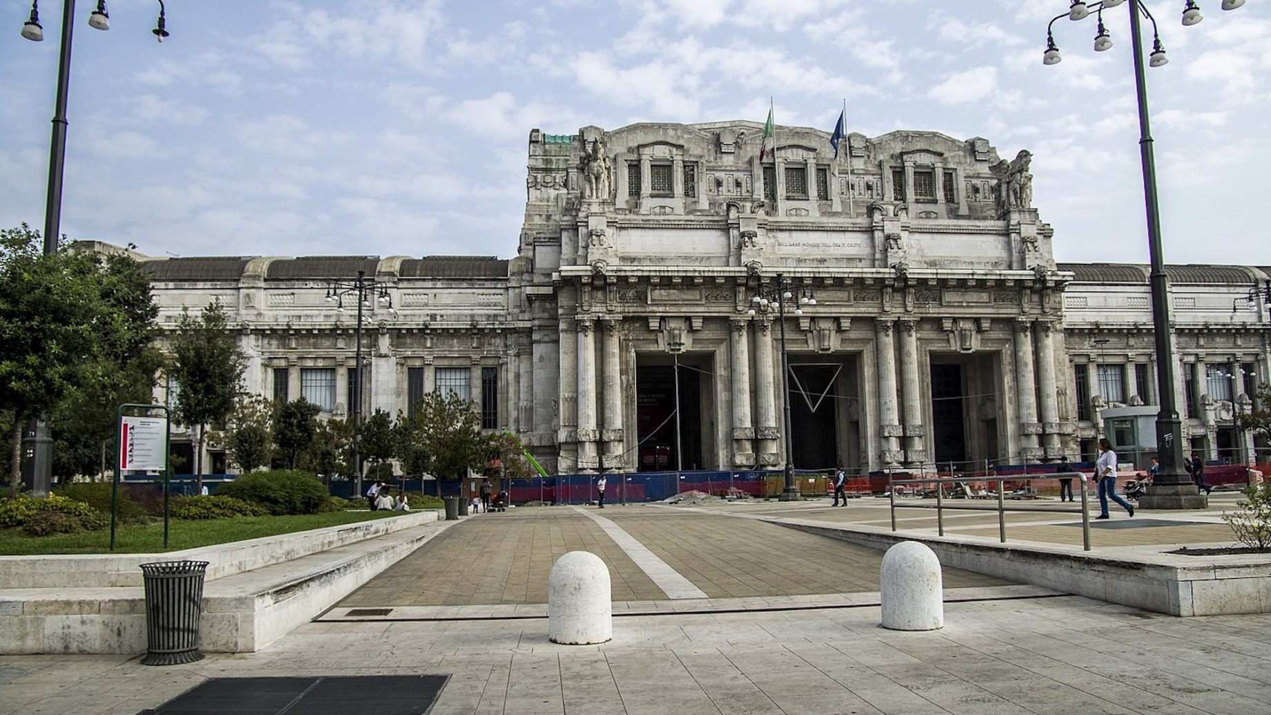 milano_centrale_railway_station__panoramio