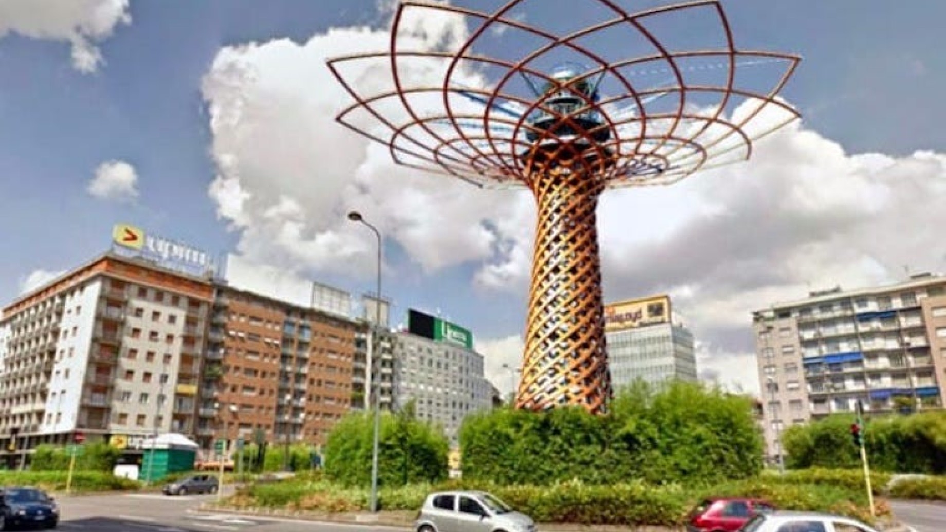 piazzale-loreto-albero-della-vita2-foto-urbanfile