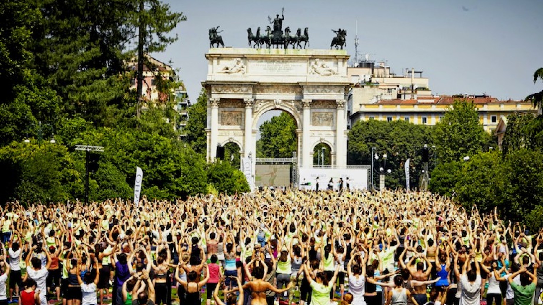 yoga-arco-della-pace